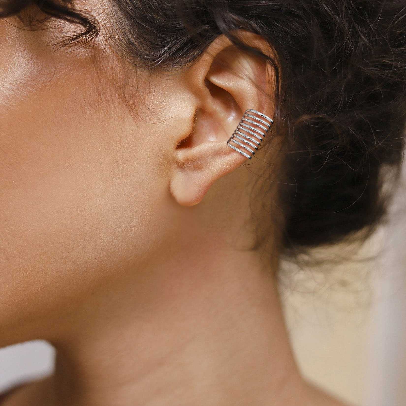 A Women Wearing Multi Lines Ear Cuff Earrings Non Piercing