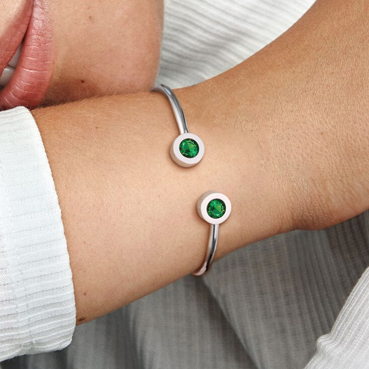 Silver Bangle, Peridot high quality Bangle, Birthstone Bracelet, Birthstone Bangle, Cuff Bracelet, Garnet Bangle, Sterling Silver Bangle, Silver Bracelet