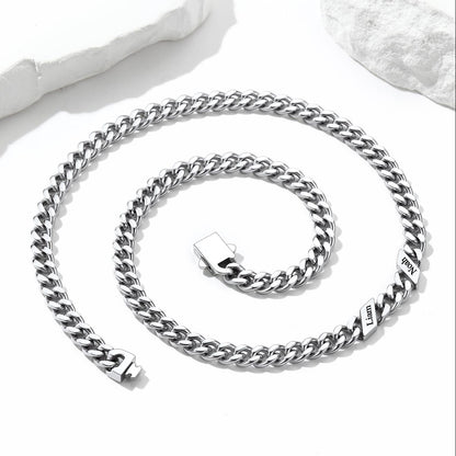 Collar con cruz cubana personalizada con nombre del 1 al 6
