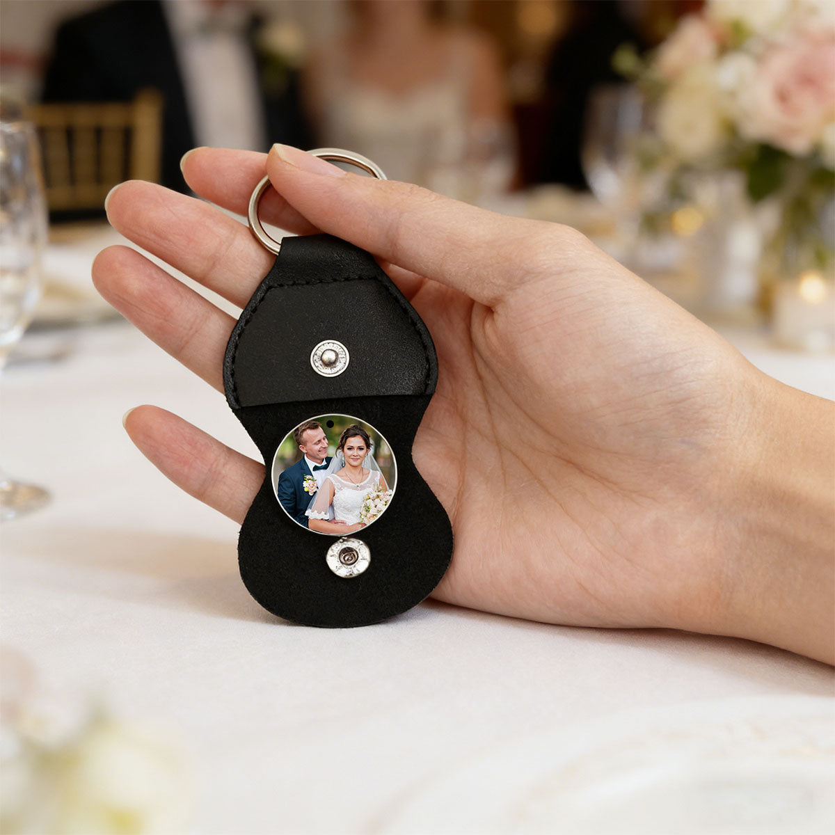 Picture Commemorative Wedding Coins Pocket Hug Keychain Holder