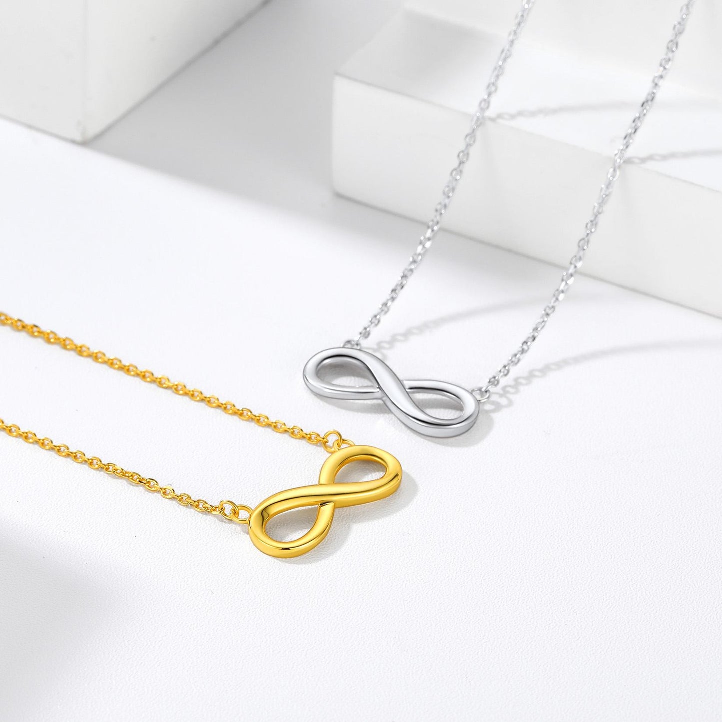 Collier infini en argent sterling avec pierre de naissance en forme de cœur