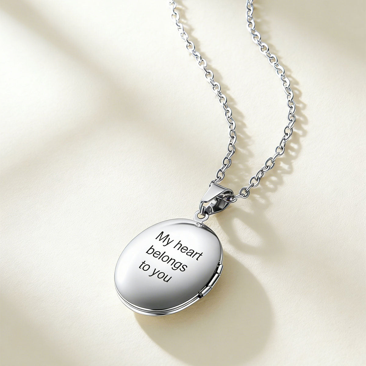 Vintage Oval Photo Locket Necklace with stainless steel