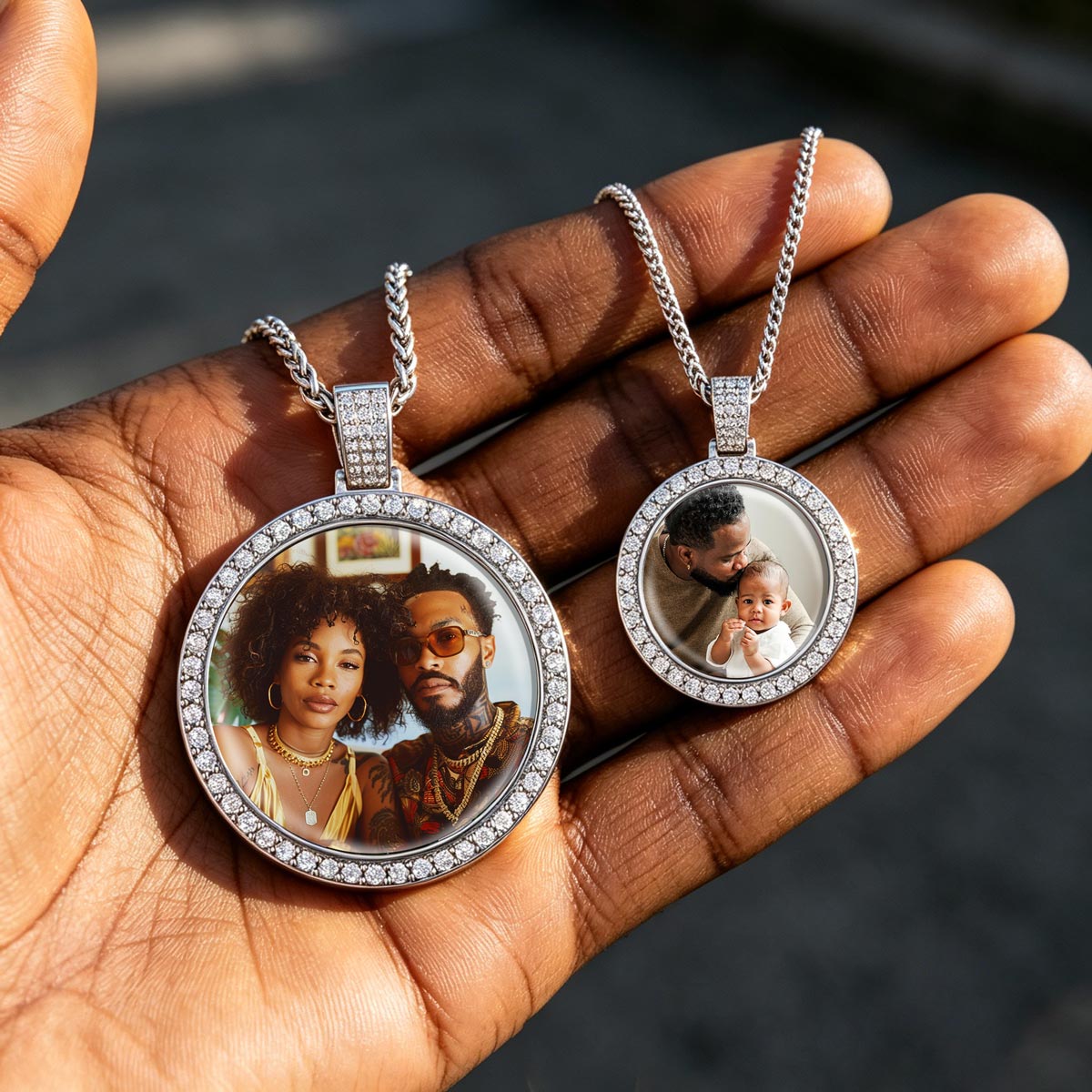 large photo circle chain and small picture circle chain